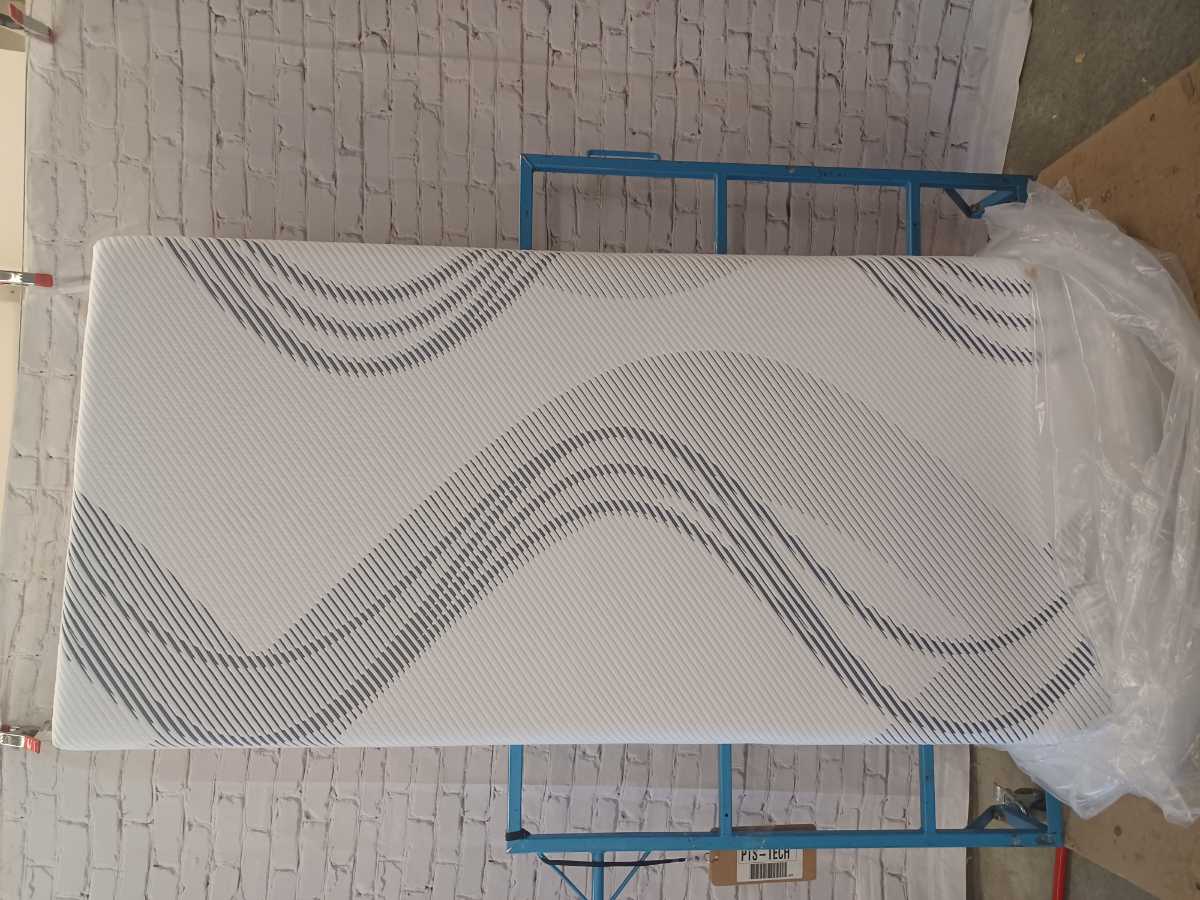 Tempur-Pedic Sense Medium 10 Inch Mattress - Twin XL - Gallery Image 2